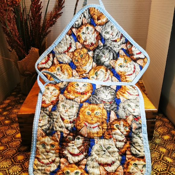 Vintage Hand Made Quilted Pot Holders with Cats - Picture 3 of 15